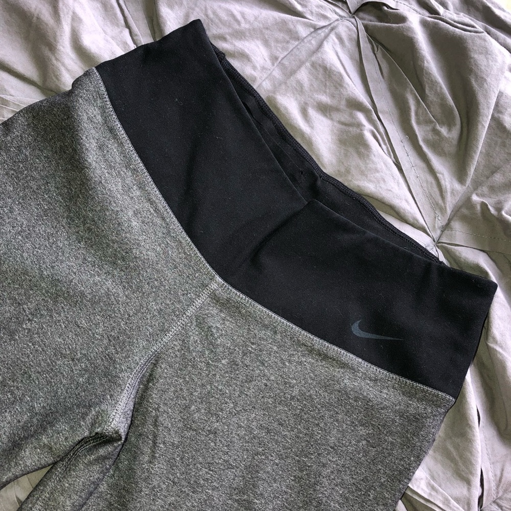 Grey Nike leggings